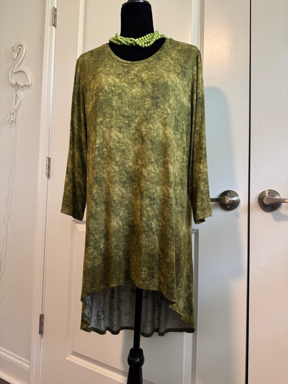 LOGO by Lori Goldstein Olive Green Marbled Tunic Top with back drape. Vintage.